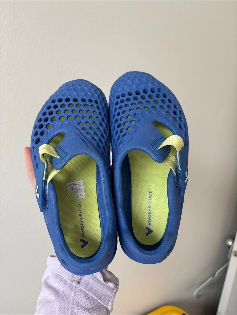 Vivobarefoot Ultra Bloom Kids Amparo Blue kids size EU 29 Us 11.5Y EUC grounding